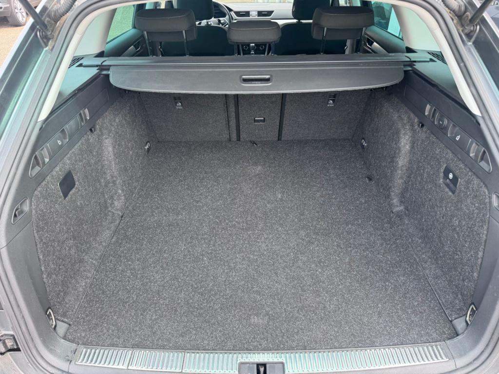 Skoda Superb combi 1.4 tsi iv business edition plus