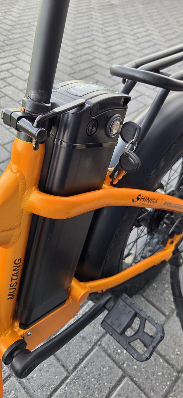 Zeer nette Lacros Mustang Orange inclusief 2x 561.6Wh accu.