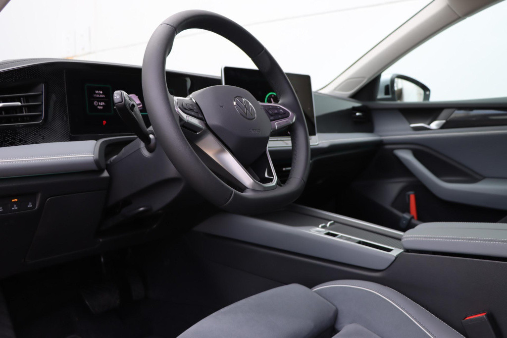 Volkswagen Passat variant 1.5 etsi business dsg 150pk