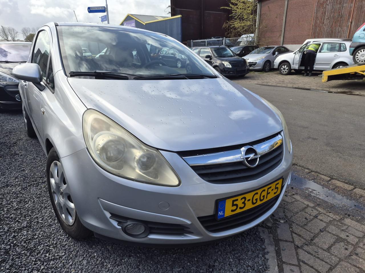 Opel Corsa 1.2-16V Automaat Apk 30-3-2027