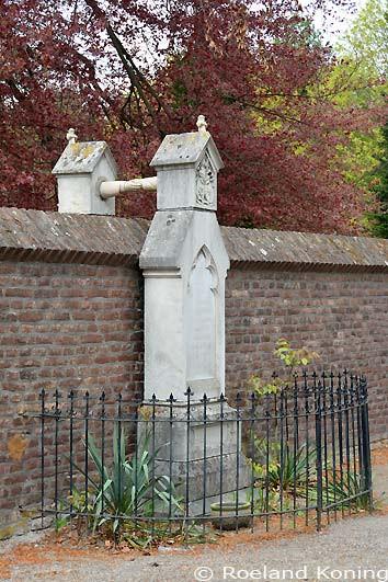 VERGULDE SYMBOLIEK VOOR EEUWIGE VERBONDENHEID ,LAAT 18DE EEUW