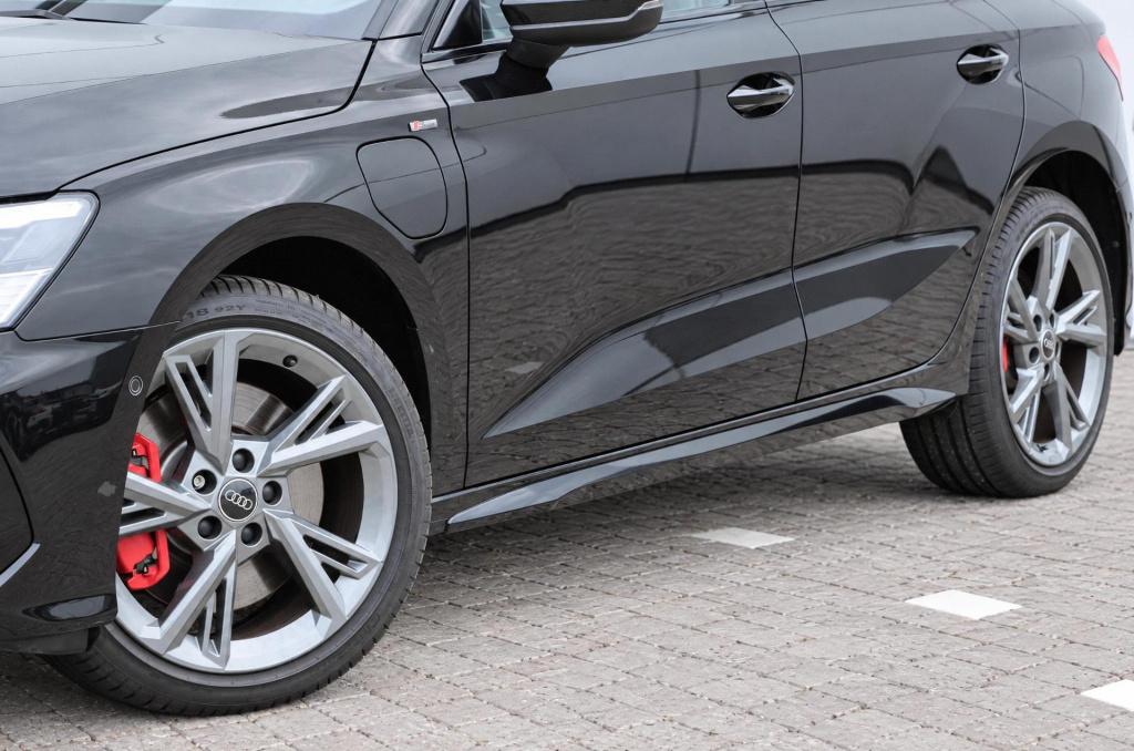 Audi A3 sportback 45 tfsi e s edition competition 245pk s-tronic soh 95%