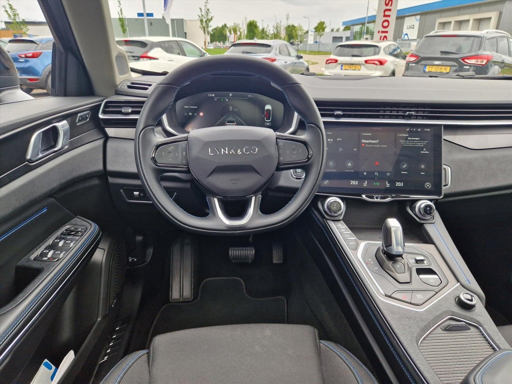 Lynk & Co 01 1.5 plug in hybrid 261pk , panodak , 360 gr camera , carplay