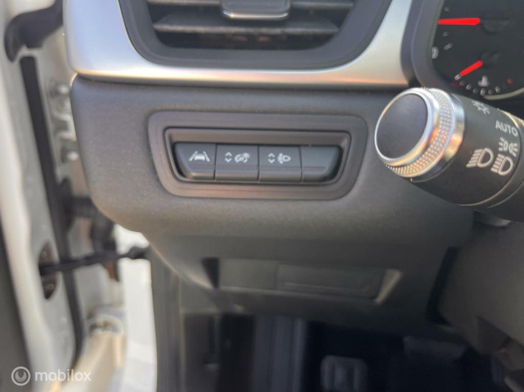 Renault Captur 1.3 tce 140 intens i achteruitrijcamera + pdc