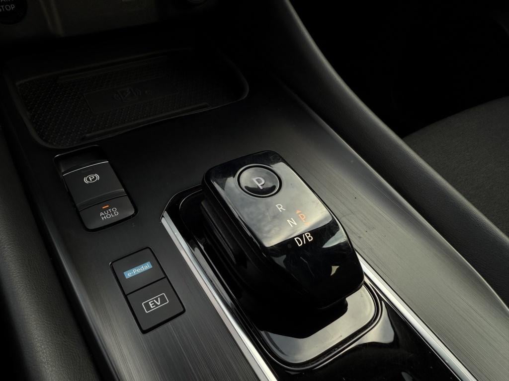 Nissan Qashqai 1.5 epower n-connecta // black editie //