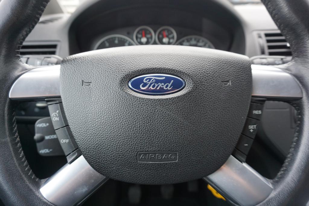 Ford C-max focus 1.6-16v trend airco / elektr. ramen / cruise / parkeersens