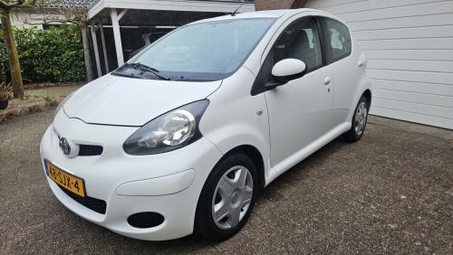 Zuinige 5drs TOYOTA AYGO 1.0 vvti Comfort Navigator 2011 / NL AUTO / NAP