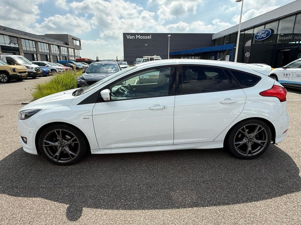 Ford Focus 1.0 st-line | climate control | cruise control | voorruit verwar