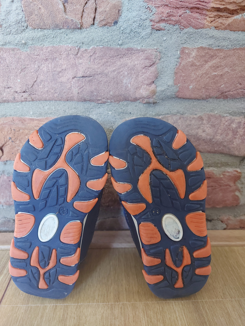 Leuke blauw oranje sandalen maat 23 € 3,-