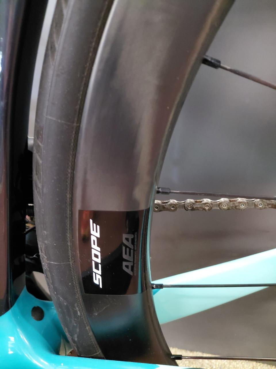 Bianchi Oltre XR4 Ultegra Di2 Scope R4 carbon wielen maat 59