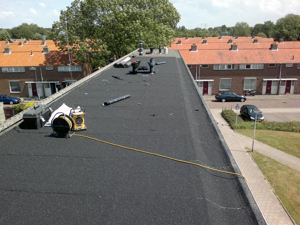 DAKDEKKER NODIG