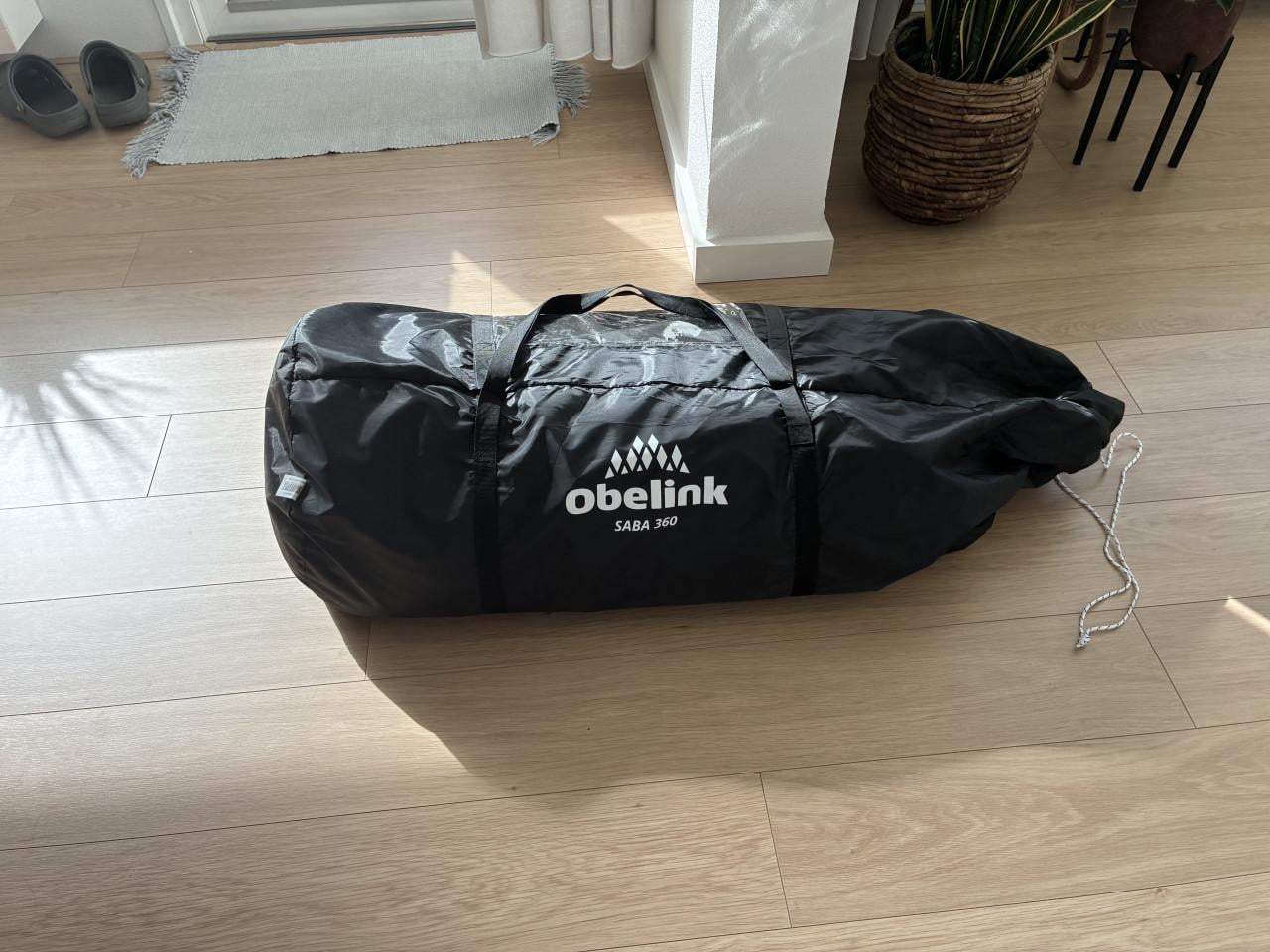 Voortent Saba 360 met aparte aandrukstangen