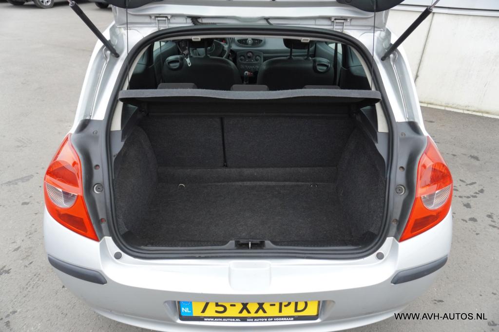 Renault Clio 1.2-16v business line