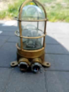 Oude scheepslamp op 220 volt