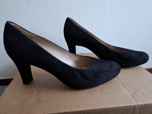 Unisa zwart suède pumps 40