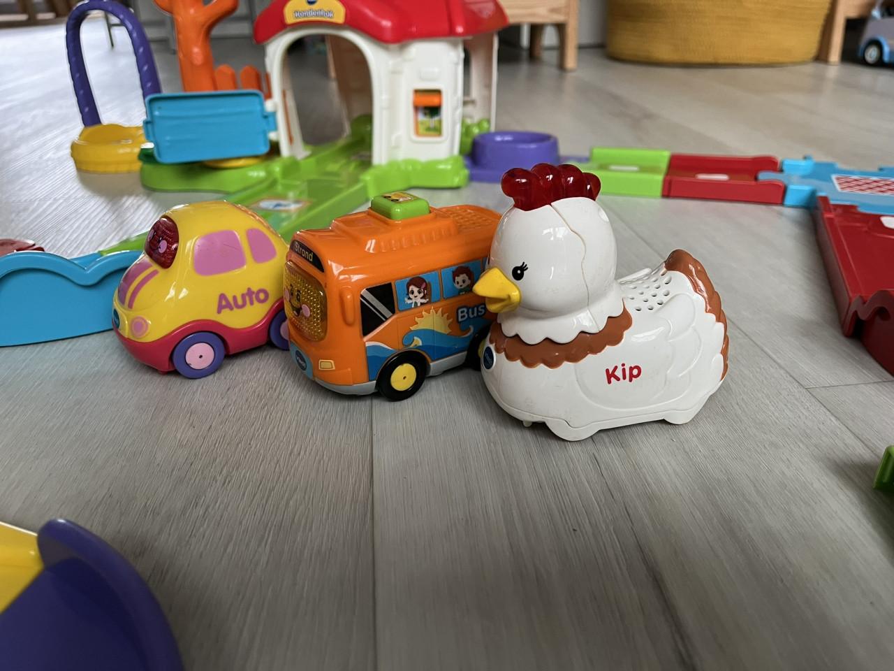 V-Tec Toet Toet auto's Kippenhok en Hondenhok  - speelgoed