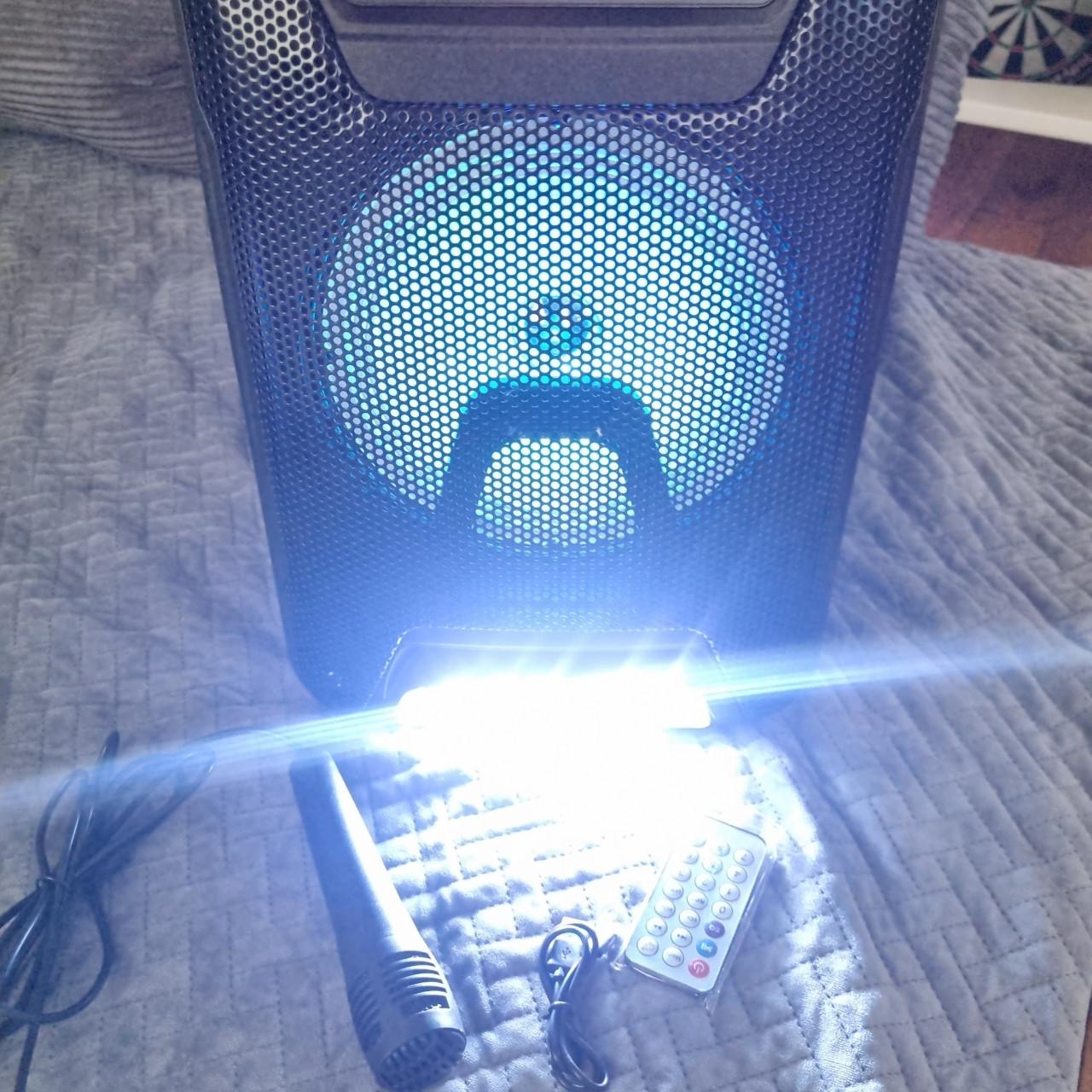 Party speaker bleutooth met licht mic enz
