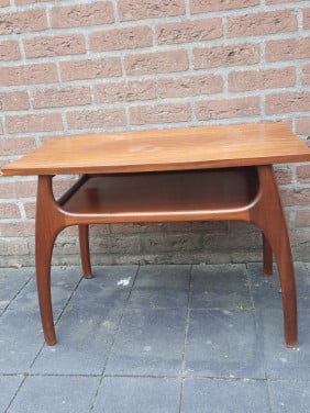 Vintage lectuurtafel