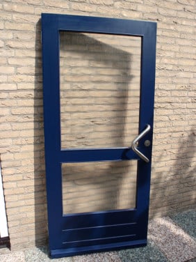 Voordeur met rvs deurgreep incl. hang/sluitwerk