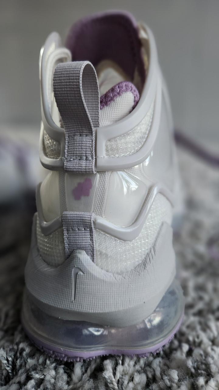 Nike LeBron 19 Space Jam - Maat 42.5