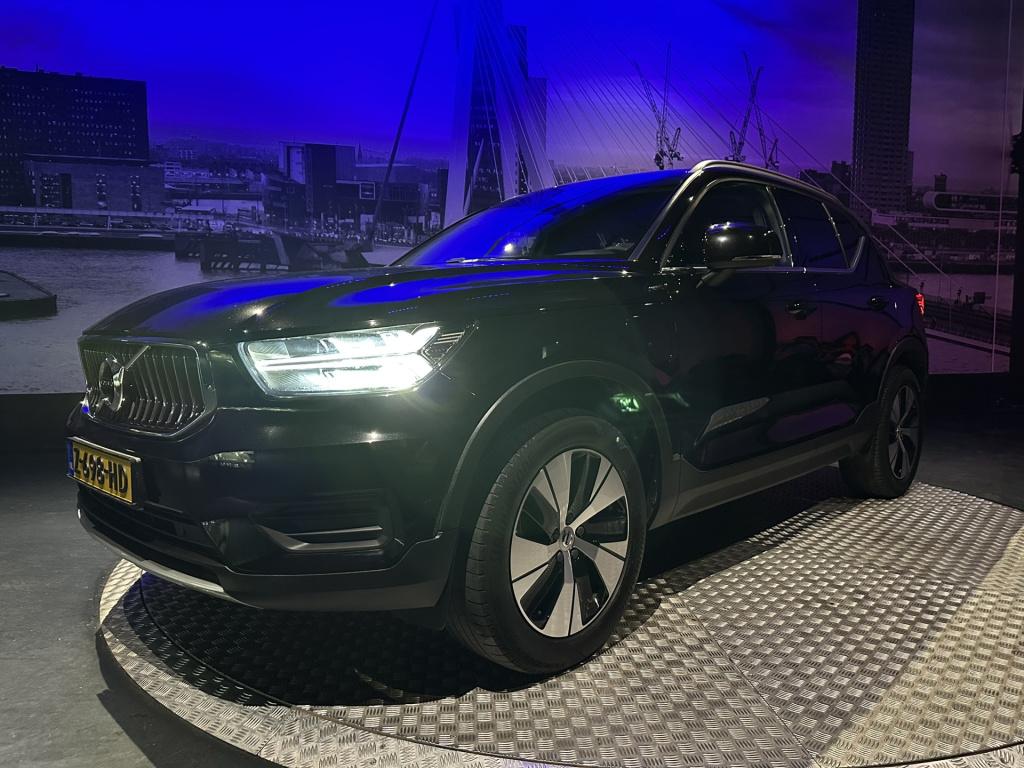 Volvo XC40 1.5 t4 recharge inscription expression *trekhaak*
