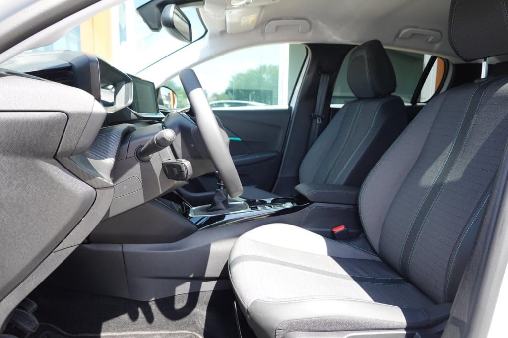 Peugeot 208 1.2 puretech 100 allure