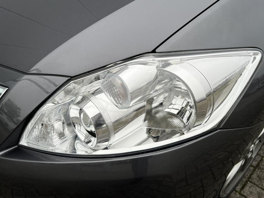Toyota Auris 1.8 full hyb.exe.bns | trekhaak | parkeercamera