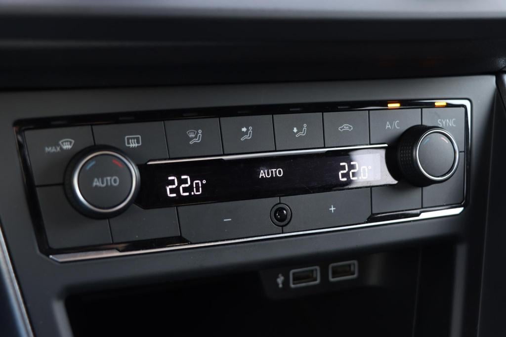 Volkswagen Polo 1.5 tsi highline