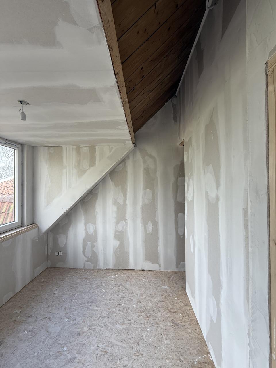 Naden smeren, stucwerk en schilderwerk tel 0685004348