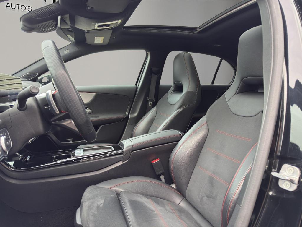 Mercedes-Benz A-Klasse 250 e amg line panoramadak | 19"velg | sfeer | elekt