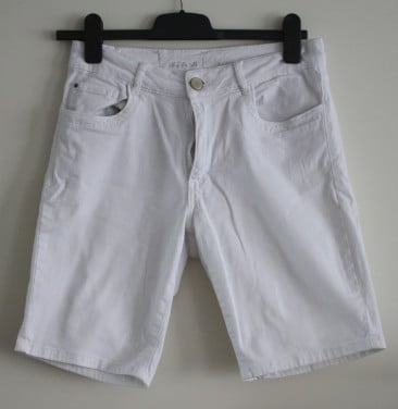 Witte korte broek maat 40