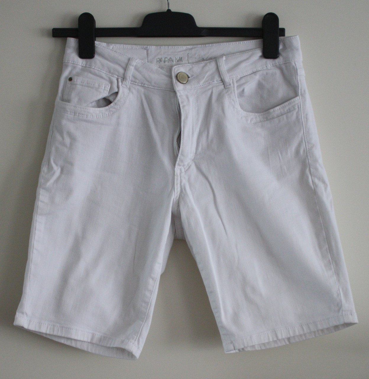 Witte korte broek maat 40