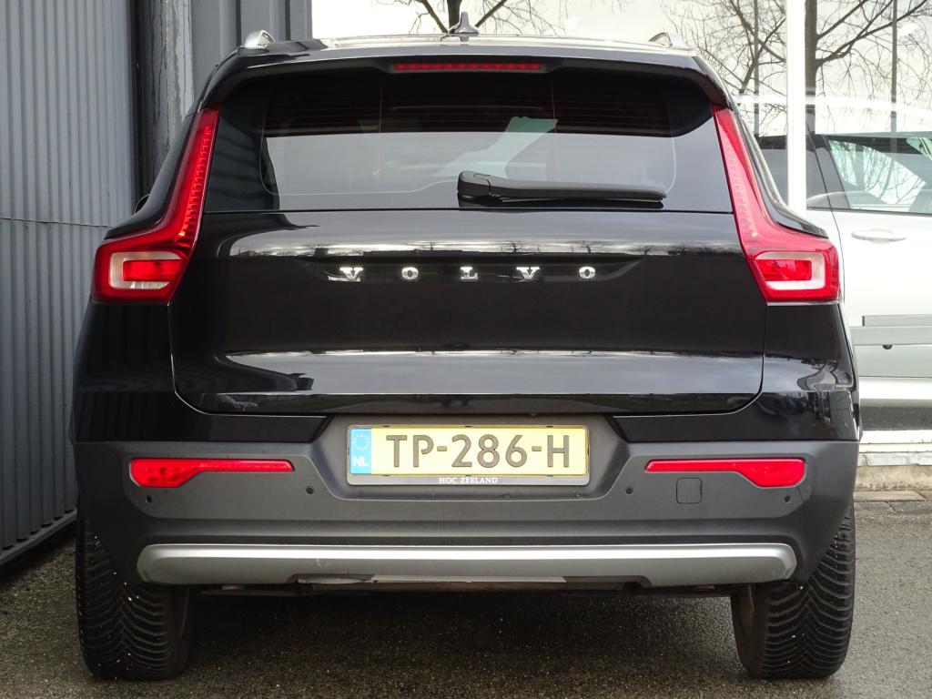 Volvo XC40 2.0 t4 momentum