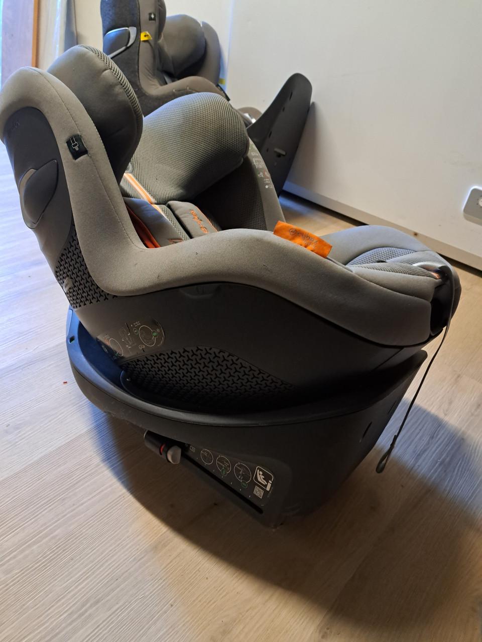 Draaibare CYBEX Sirona Gi i-Size Plus met ISOFIX