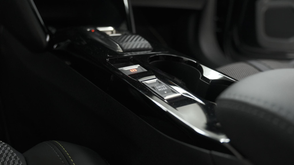 Peugeot 2008 puretech 130 eat8 gt | 360 camera | adaptieve cruise control |