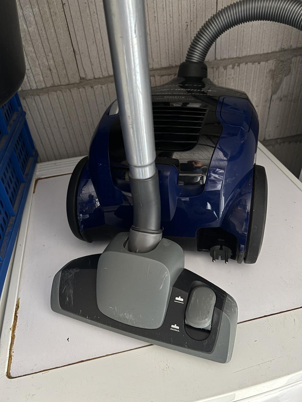 AEG JetMaxx AJM6805  Stofzuiger1800 W als nieuw