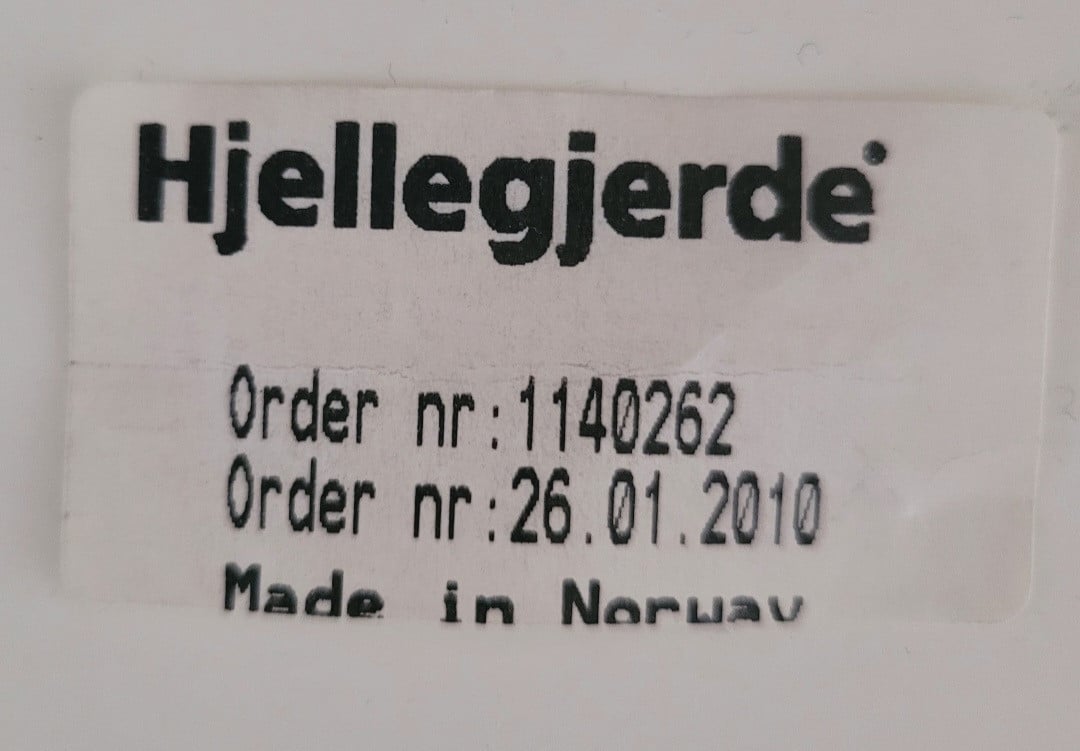 Hjellegjerde fauteuil met voetenbankje