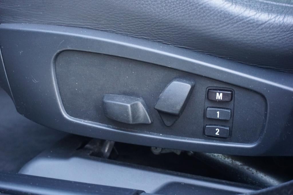 BMW 5 Serie 523i automaat - airco / navi / cruise / leder / pano / stoelver
