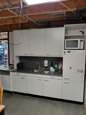 Keuken compleet met vaatwasser en koelkast  lengte totaal 285 cm