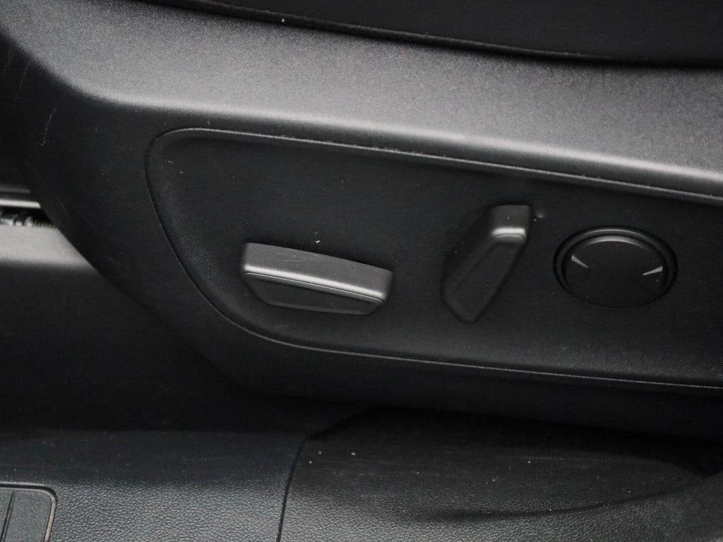 Ford Kuga 2.5 phev st-line x | automaat | lmv | parkeer sensoren | half led