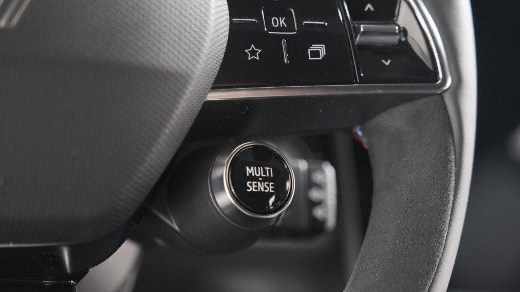 Renault Austral e-tech hybrid 200 techno esprit alpine | panoramadak | came