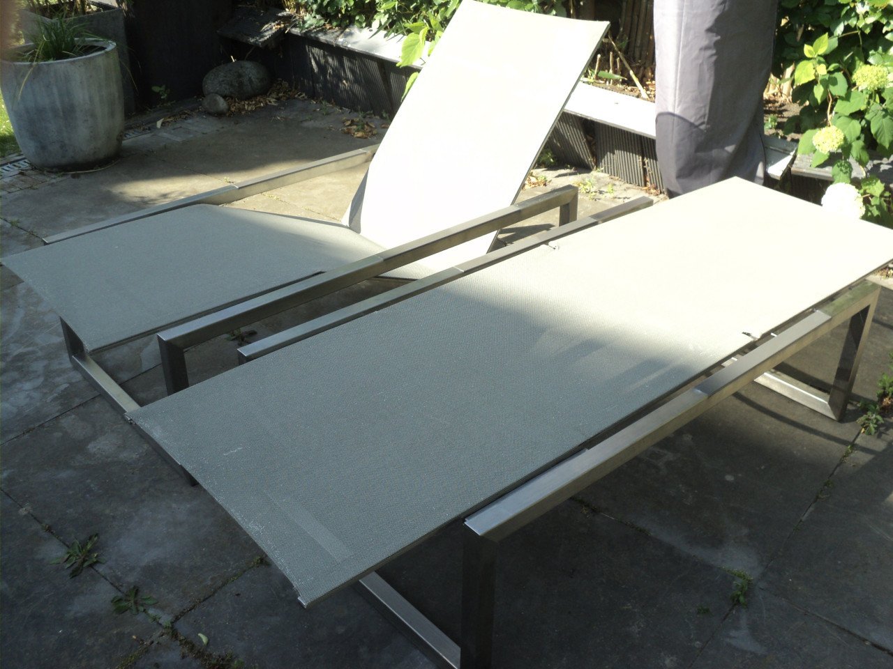 2 RVS ligbedden van ROYAL BOTANIA type ninix