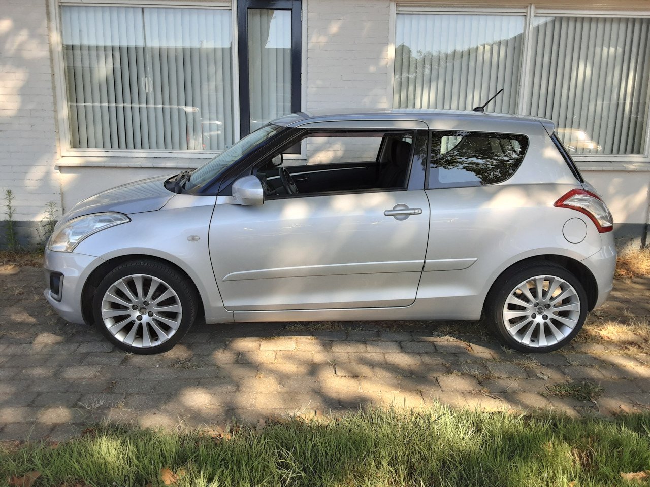 Suzuki Swift 1.2 Base EASSS
