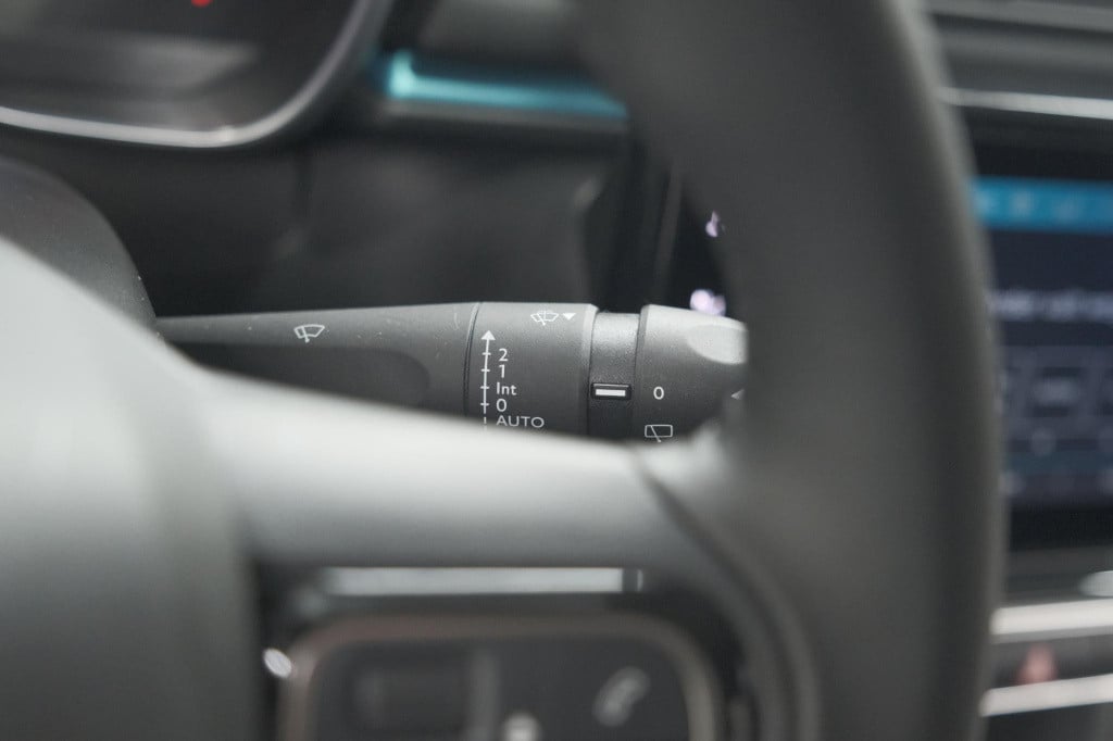 Citroen C3 puretech 110 shine | camera | navigatie | apple carplay | parkee
