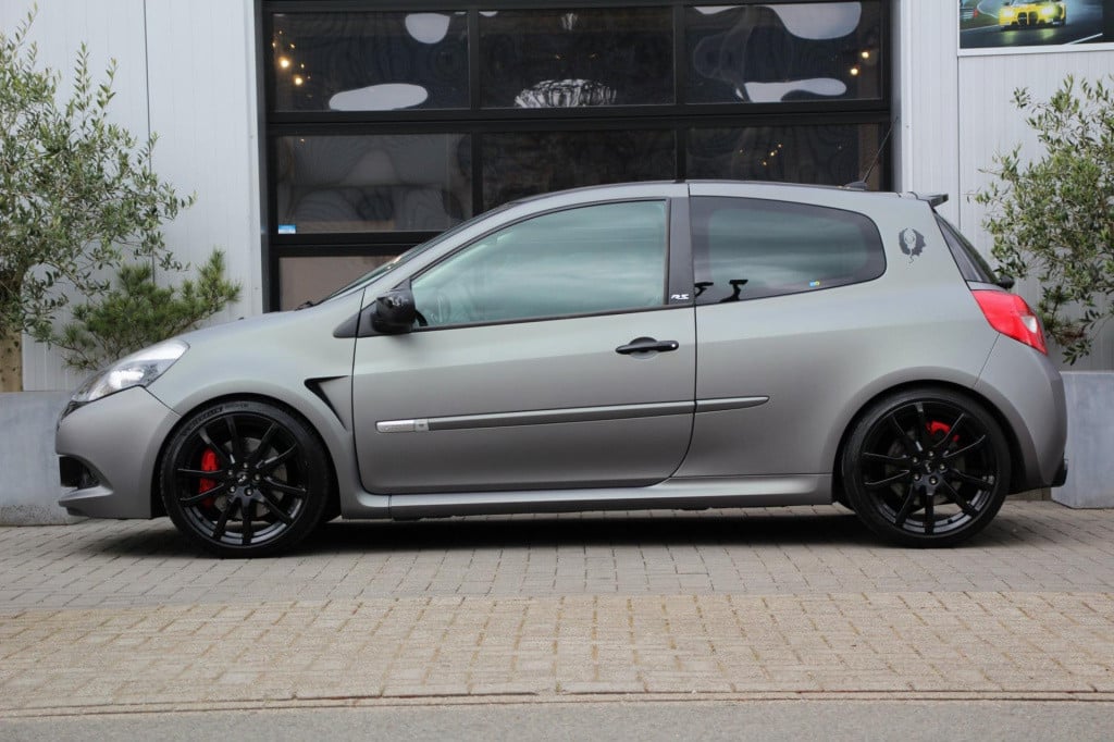 Renault Clio 2.0 rs - ange et demon 99/99 - akrapovic - recaro - shortshift