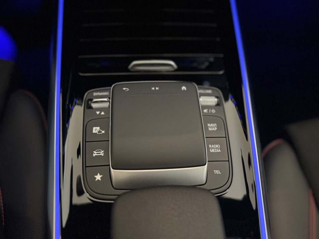Mercedes-Benz Gla-klasse 180 business solution amg