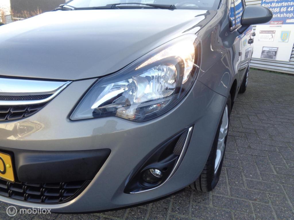 Opel Corsa 1.4-16v design ed/automaat/airco/stoelverw/ stuurverw/cruise con