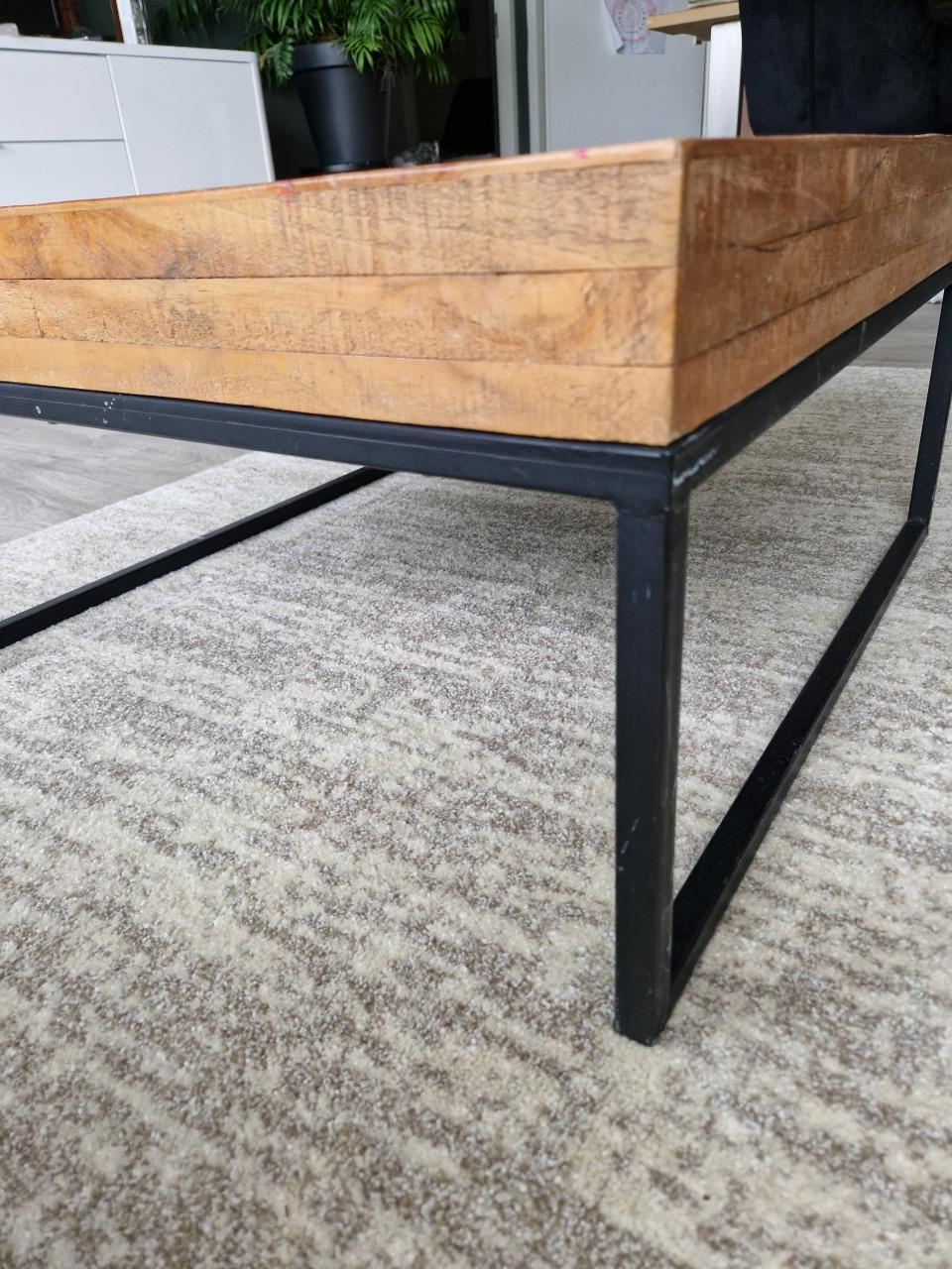 Salontafel degelijk robuust hout metaal