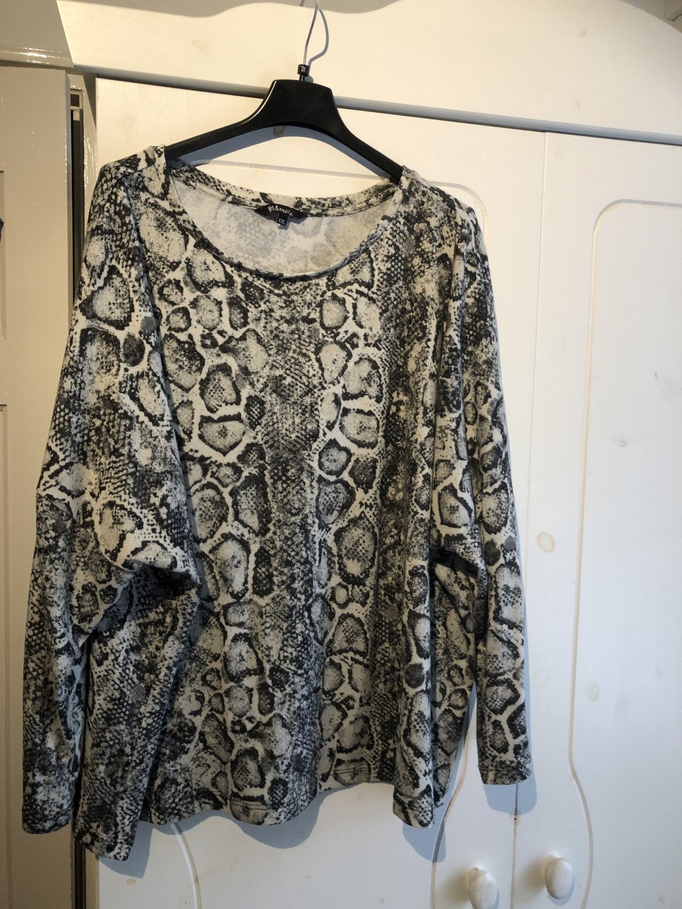 Damesshirts mt 50 en 2x xl(alleen afhalen)