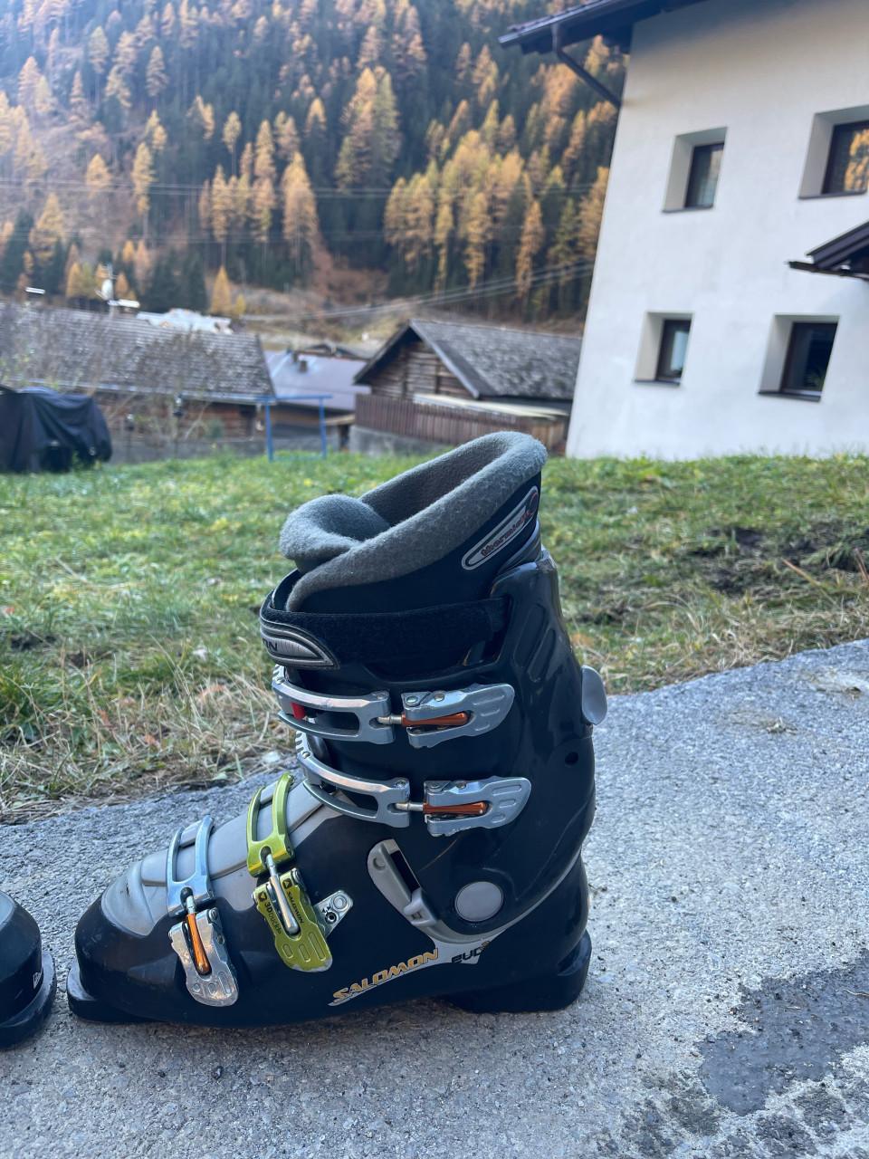 Heren skischoen Salomon mt 29 (komt overeen met schoenmaat 45)